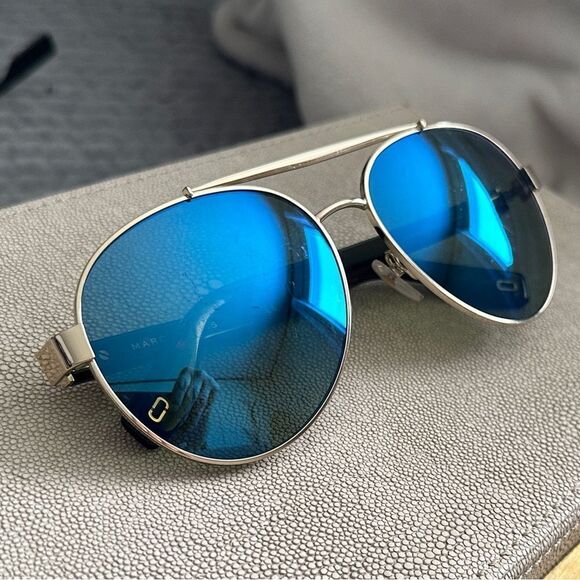 Marc Jacobs Aviator Sunglasses – Timeless & Stylish Unisex Design main image 8
